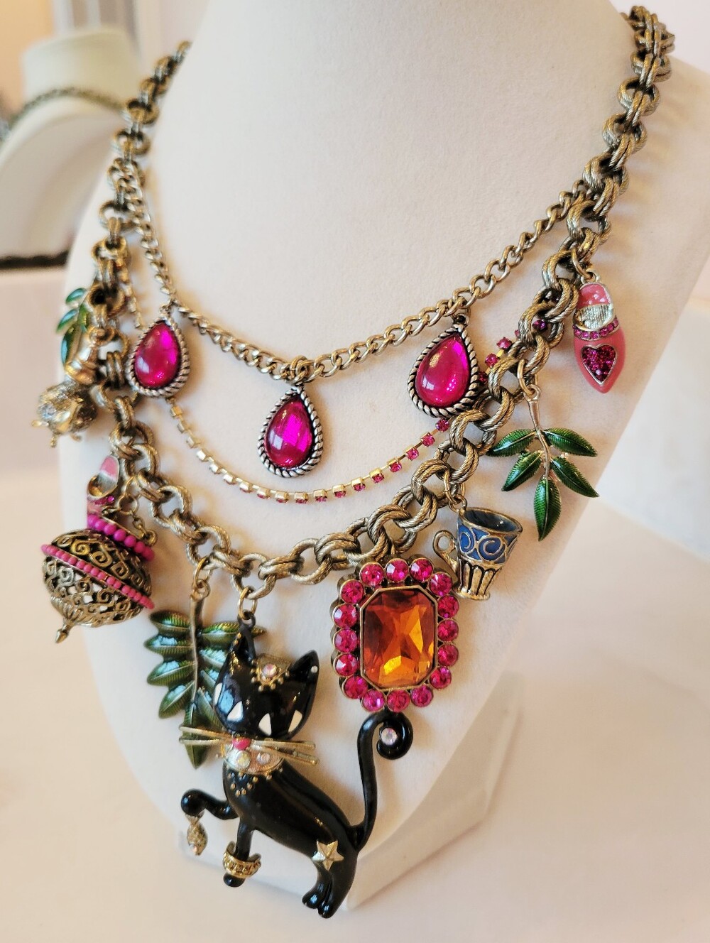 Rare Vintage Betsey Johnson Moroccan Cat Multi-Charm Layered Statement Necklace - Picture 2 of 12